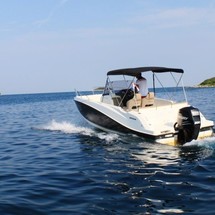Quicksilver Activ 675 Open
