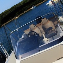 Quicksilver Activ 675 Open