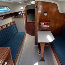 Ericson yachts 27