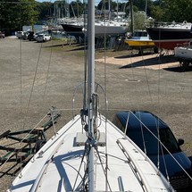 Ericson yachts 27