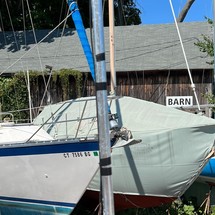 Ericson yachts 27
