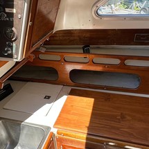 Ericson yachts 27