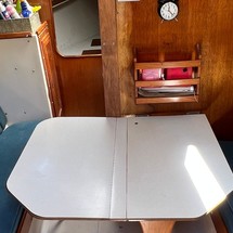 Ericson yachts 27