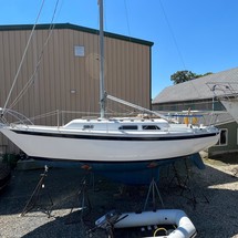 Ericson yachts 27