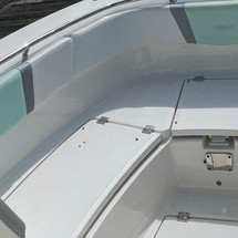 Robalo centre console r272