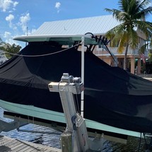 Robalo centre console r272