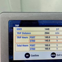Robalo centre console r272