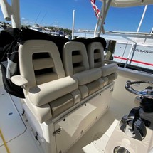 Boston Whaler 350 Outrage