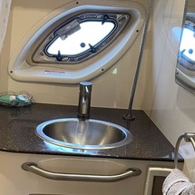 Sea Ray 330 Sundancer