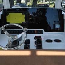 Sea Ray hunt ultra 211