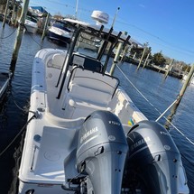 Sea Ray hunt ultra 211