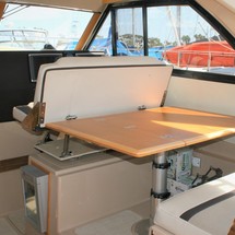 Cutwater C-30 Sedan