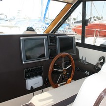 Cutwater C-30 Sedan