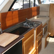 Cutwater C-30 Sedan