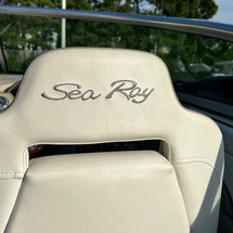 Sea ray 220 select