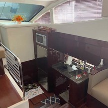 Sea Ray 450 Sedan Bridge