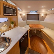 Four Winns Vista 255