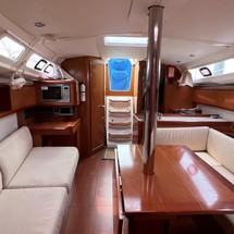 Beneteau 37