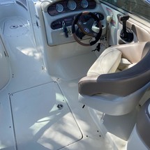 Sea Ray 240 Sundeck