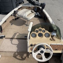 Crestliner 1650 Fish Hawk