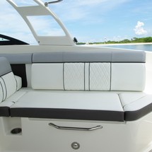 Sea ray 260 bow rider select