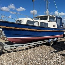 Hardy Marine 24 Fishing