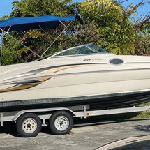 Sea Ray 240 Sundeck