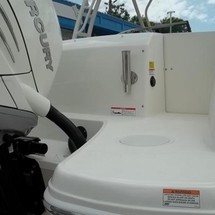 Boston Whaler 230 Vantage