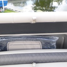 Sun Tracker Party Barge 22 DLX