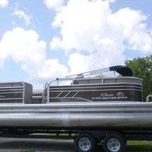 Sun Tracker Party Barge 22 DLX