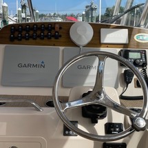 Grady-White Freedom 335