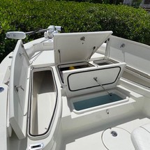 Ranger boats 2400 bay