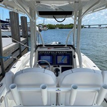 Ranger boats 2400 bay