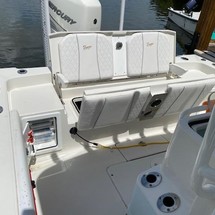 Ranger boats 2400 bay