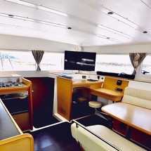 Lagoon 421