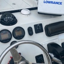 Ranger boats 2400 bay