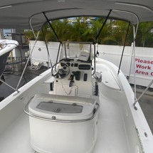 Ranger boats 2400 bay