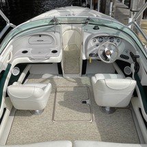 Sea ray 260 bow rider select