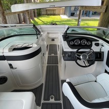 Sea Ray 240 Sundeck