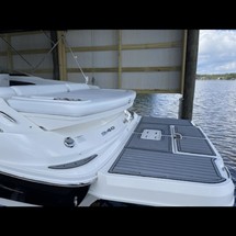 Sea Ray 240 Sundeck