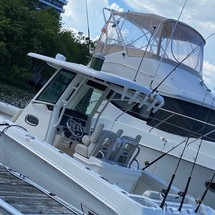 Boston Whaler 250 Outrage