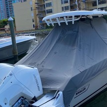 Boston Whaler 250 Outrage