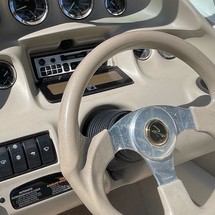 Sea ray 260 bow rider select