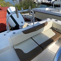 Robalo r200