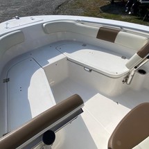 Robalo r200