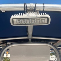 Robalo r200