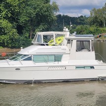 Carver 41 Cockpit Motor Yacht