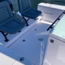 Axopar 28 Cabin