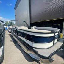 60 x 16 tri-toon passenger vessel