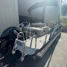 60 x 16 tri-toon passenger vessel